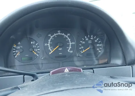 1999 Mercedes-Benz Ml 320 z USA, uszkodzony, nr VIN 4JGAB54E8XA078625